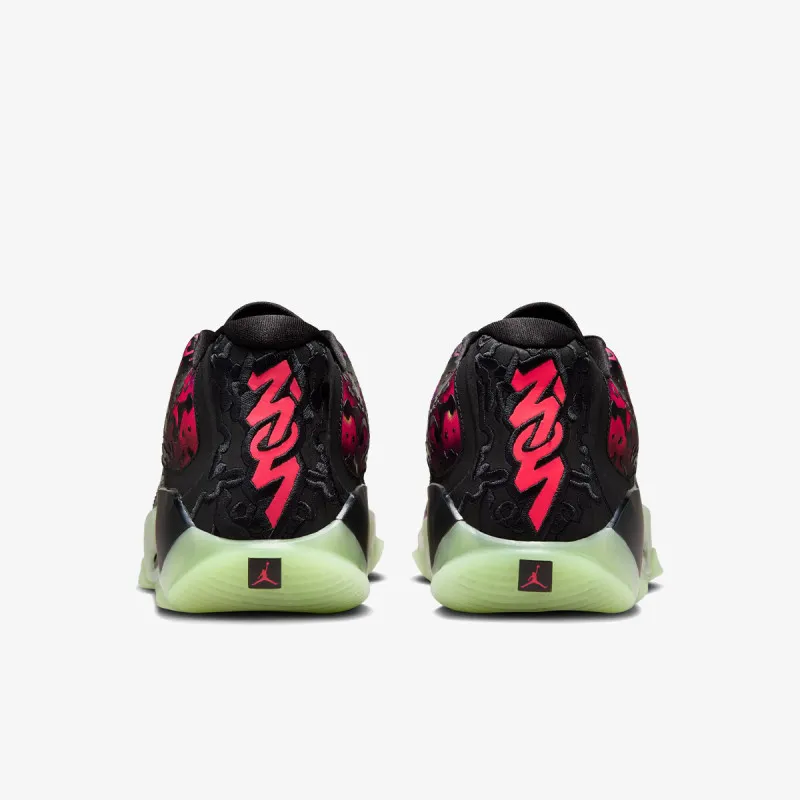 Nike Zion 3 