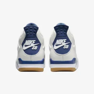 Nike AIR JORDAN 4 RETRO SP 