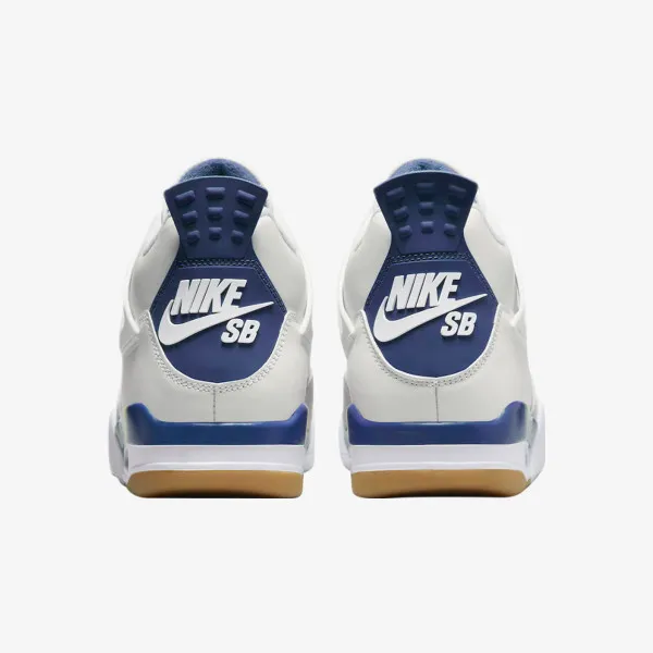 Nike AIR JORDAN 4 RETRO SP 