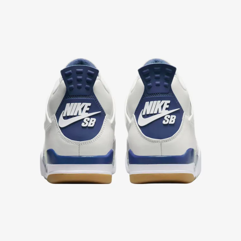 Nike AIR JORDAN 4 RETRO SP 