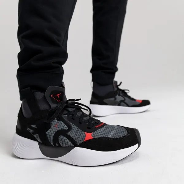 Nike JORDAN DELTA 3 MID 