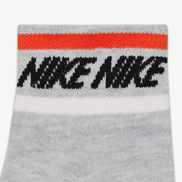 Nike Everyday Essential 