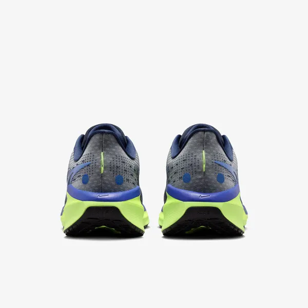 Nike Vomero 17 