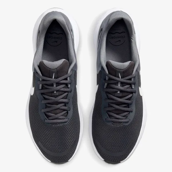 Nike Revolution 7 