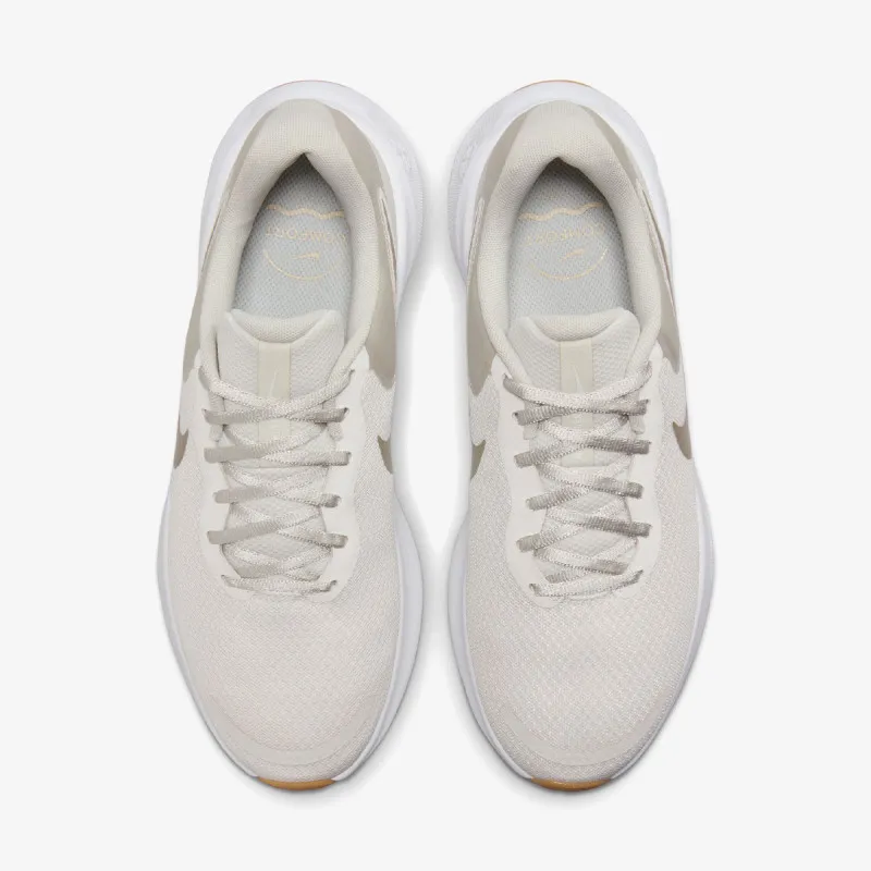 Nike Revolution 7 