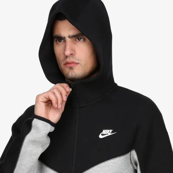 Nike Tech Fleece 