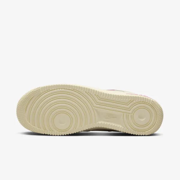 Nike WMNS AIR FORCE 1 '07 SE 