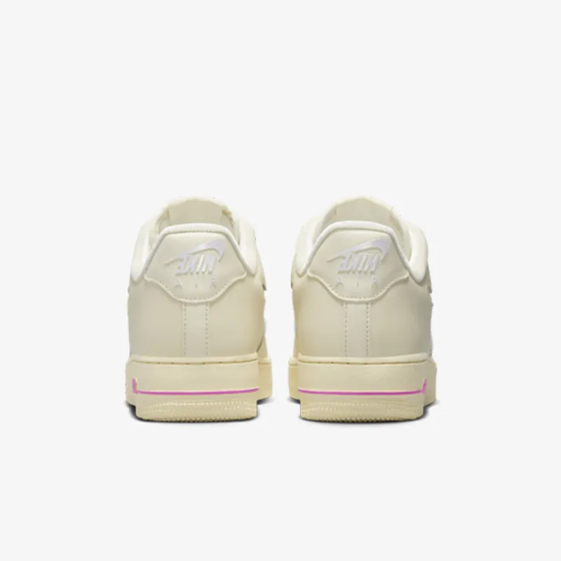 Nike WMNS AIR FORCE 1 '07 SE 