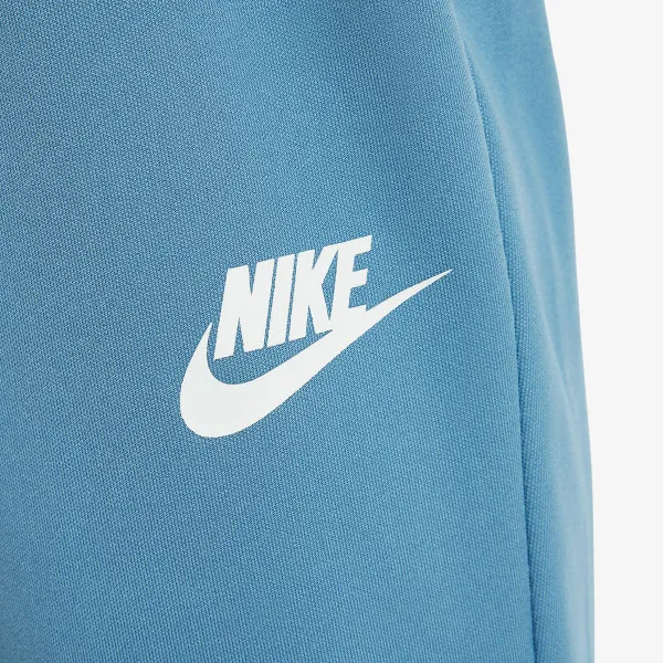 Nike Sportswear Club 