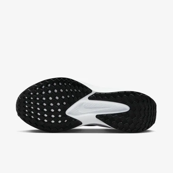 Nike Quest 6 