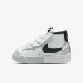 Nike Blazer Mid '77 SE 