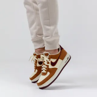 Nike AIR FORCE 1 '07 LV8 BTS 