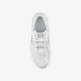 New Balance K 740 