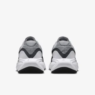 Nike NIKE REVOLUTION 8 