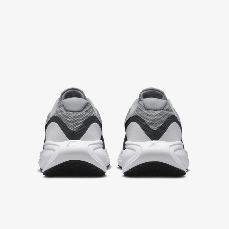 Nike NIKE REVOLUTION 8 