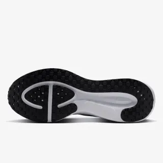 Nike REVOLUTION 8 