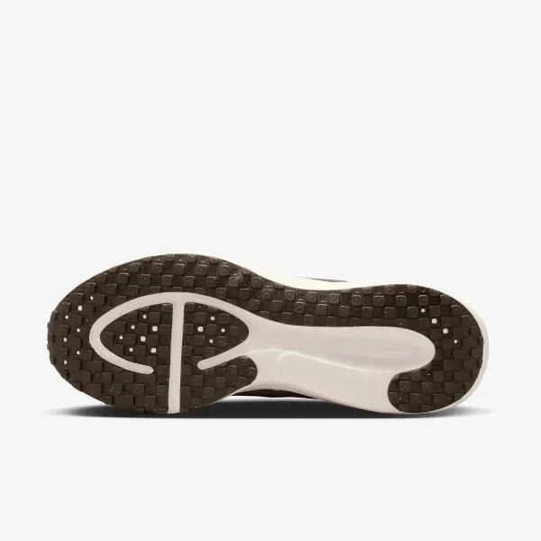Nike NIKE REVOLUTION 8 
