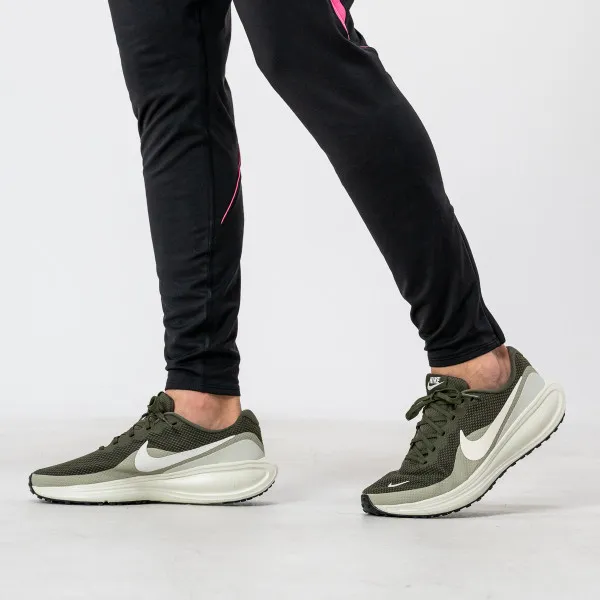 Nike NIKE REVOLUTION 8 