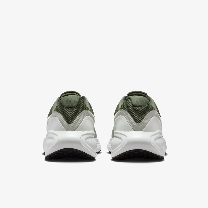 Nike NIKE REVOLUTION 8 