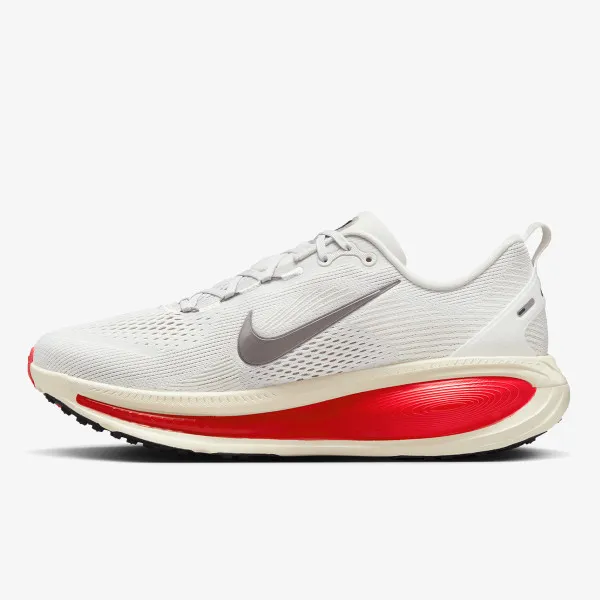 Nike VOMERO 18 