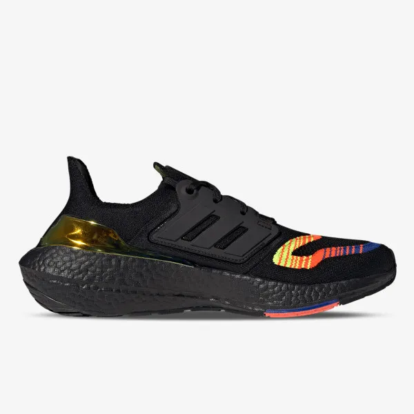 adidas ULTRABOOST 22 