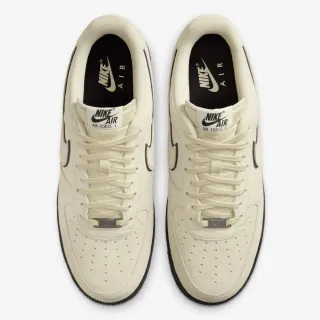Nike AIR FORCE 1 '07 LV8 