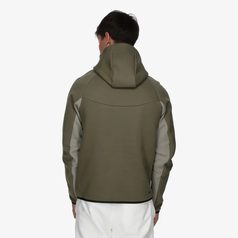 Nike Tech 