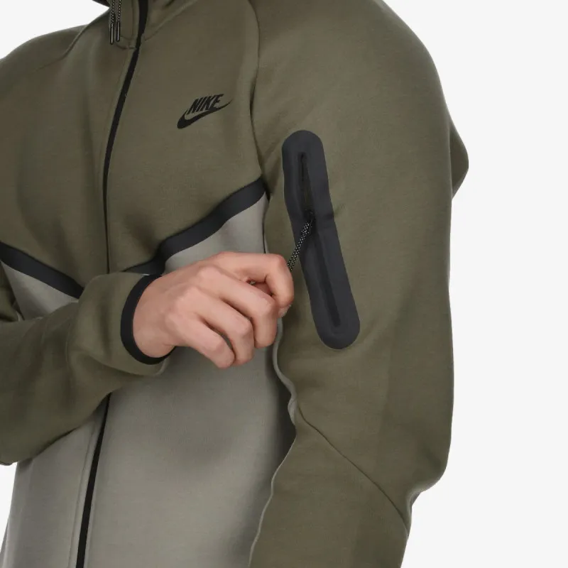 Nike Tech 
