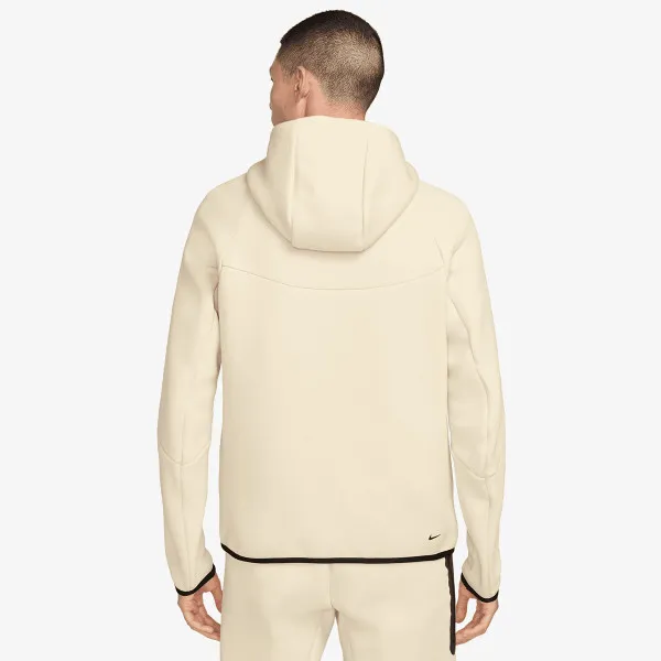 Nike Tech 