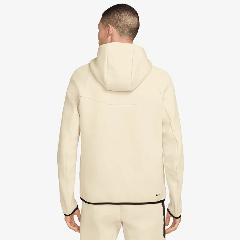 Nike Tech 