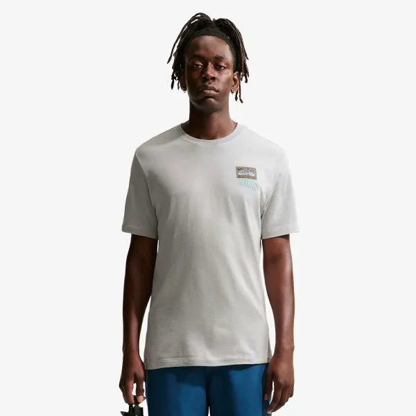 Nike M NK TEE STD TRAIN STICKERS 