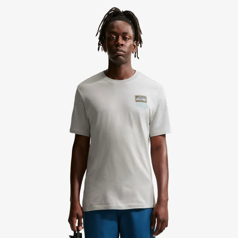 Nike M NK TEE STD TRAIN STICKERS 