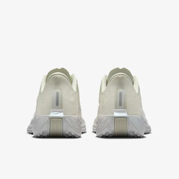 Nike W PEGASUS PLUS ESS 