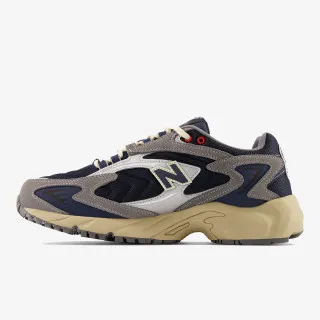 New Balance M 725 