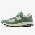New Balance 2002R 