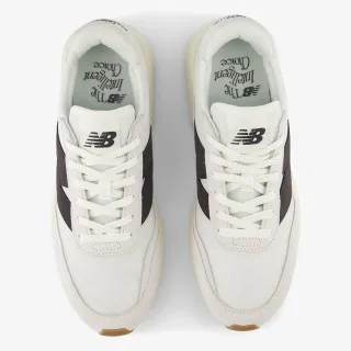 New Balance 370 